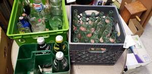 lot 87 image: Vintage Glass Soda Bottles Sprite with Carry Case, Dr. Pepper and Pepsi, Coke, Tab