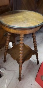 lot 63 image: Mid-Century Oak End Table with Bubble Legs