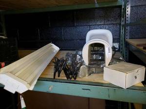 lot 45 image: Ceramic Pedestal for sink (approx. 27), Worklight, Box of Marble Color samples