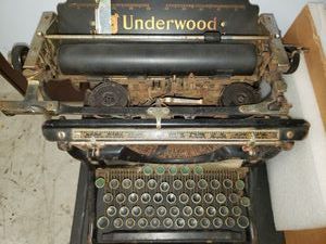 lot 78 image: Antique Underwood Typewriter