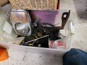lot 41 image: Car Parts for 1974 Mercedes 280 SL