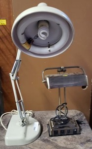 lot 75 image: Vintage Angelpoise US Pat. No. 2787434 Heavy Table Lamp, PianoDesk lamp with Power and Internet Outlet