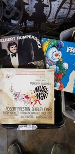 lot 115 image: Vinyl Records in different sizes includes Engelbert Humperdinck, Frosty and The Music Man and more
