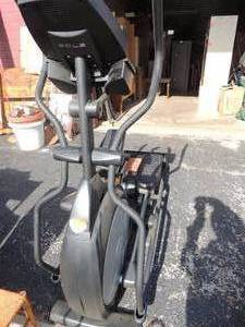 lot 17 image: Sole E25 exercise bike with electric display