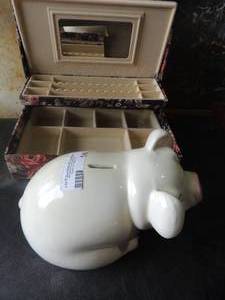 lot 140 image: Fabric jewlery box with compartments plus piggy bank