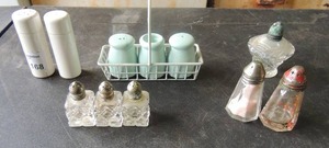 lot 168 image: 4 sets of salt & pepper shakers