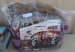 lot 57 image: Twin bed set includes blanket  throw and sham