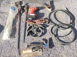 lot 102 image: Various tools and parts clamps, flathead screwdrivers, B&D drill no charger