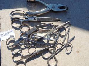 lot 194 image: Assorted scissors, hole punch and nail clippers