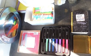 lot 211 image: Crafting supplies and kits for kids