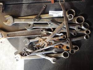 lot 222 image: 28 pieces of wrenches - CRESENT, OPEN & BOXED END  etc.