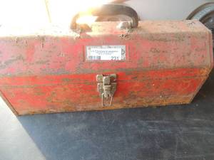 lot 231 image: Red metal tool box full Of rusty tools