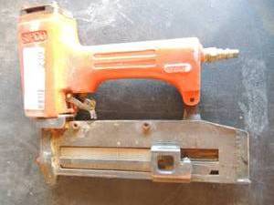 lot 239 image: PNEUMATIC SUPCO S-1650 16GA Finish Nailer