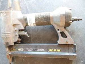 lot 241 image: SENCO SLS18 finish staple air gun 12 - 1 12 inch