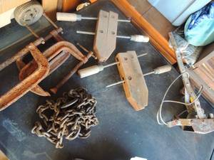 lot 244 image: Wood clamps, C CLAMPS,CHAIN W HOOKS AND Come along