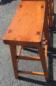 lot 21 image: Light brown barstools  (ONLY 1)