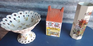 lot 319 image: The Coffee House -ENGLAND,  Asian vase made in Japan    Floral stemmed candy dish