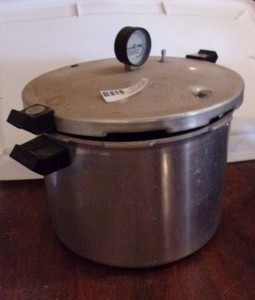 lot 18 image: Presto Pressure Cooker Mod. 0175001