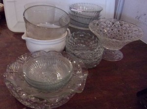 lot 25 image: Glass Serving and Mixing Bowls