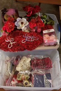 lot 80 image: Napkin Sets, Napkin Ring Sets, and Valentines Decorations