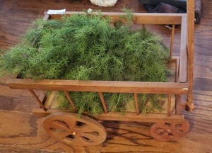 lot 82 image: Decorative Wooden Wagon