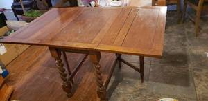 lot 169 image: Spiral Leg Dual Drop Leaf Table