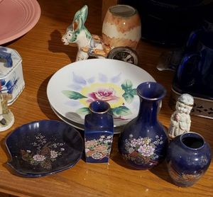 lot 97 image: Kutani Blue Dish Set, Donkey made in Occupied Japan, and Ceramic Girl