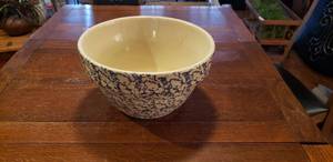 lot 100 image: Blue and Almond Roseville Ceramic Bowl 12x7.5
