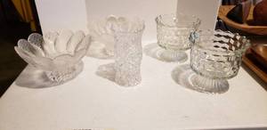 lot 184 image: Crystal and Glass Bowls and Vase