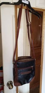 lot 235 image: ILI Black and Brown Leather Shoulder Bag (Gently Used)