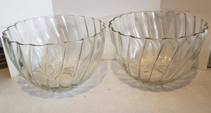 lot 189 image: Two Large Clear Glass Bowls 10.5x7 each