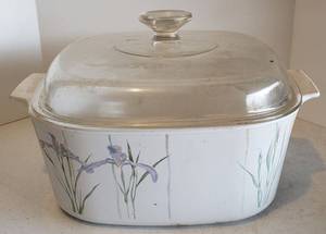 lot 192 image: Vintage Corning Ware Shadow Iris A-5-B 5L Casserole Dish w Pyrex Lid