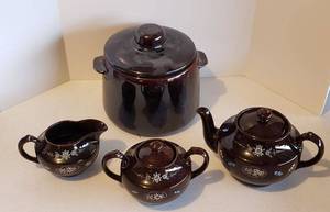 lot 211 image: Brown Hand Painted Teapot, Cream and Sugar Set made in Japan, and Brown Pottery Dish with Lid