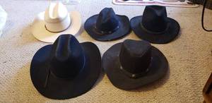 lot 147 image: Cowboy Hats Includes Resistol, Stagecoach and HeadN Home Brands, M-L ,7 58 & 7 12 sizes see Pictures