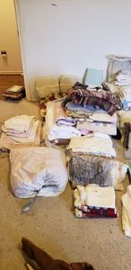lot 155 image: Blankets, Foot Pillow Warmers, Rugs and Linens, see Pictures