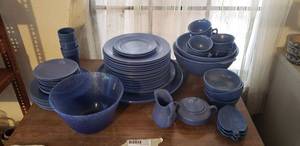 lot 291 image: Blue Padre Dish Set