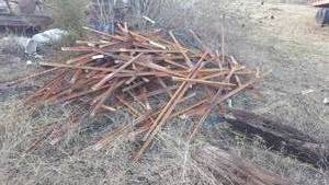 lot 589 image: Metal Posts for Wire Fencing