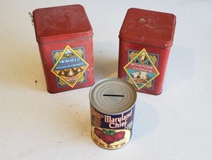 lot 335 image: 2 Vintage Nestle Tollhouse Tins and 1920s Maryland Chief Beets Label Coin Bank Can