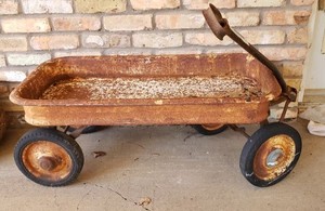 lot 354 image: Vintage Metal Wagon, Needs some TLC