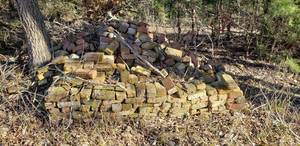 lot 841 image: Large Pile of Bricks (May want to bring Pallet with you)