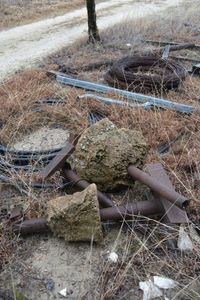lot 863 image: Air tank ramps and metal pipes