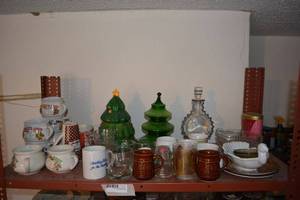 lot 278 image: Soup Mug Set Glass, Christmas Trees, and More, see Pictures