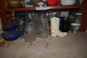 lot 283 image: Variety of Vases