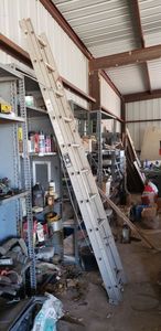 lot 414 image: 20 Foot Aluminum Extension Ladder