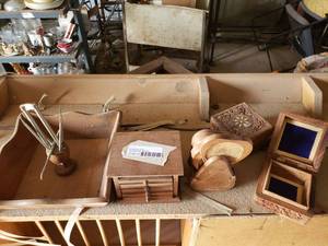 lot 512 image: Wooden Square Nut Bowl & Nut Cracker Set, Coaster Sets and Wood Hand Craved Jewelry Boxes