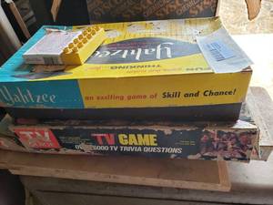 lot 515 image: Vintage Board Games Yahtzee, TV Guide TV Game, Battleship