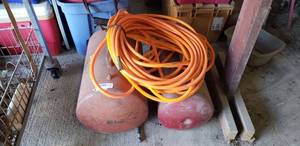 lot 480 image: Portable Air Tanks and Hose