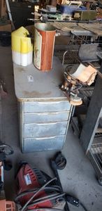 lot 488 image: Metal 4 Drawer Cabinet and Contents with Chicago Electric Power Tool