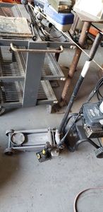 lot 495 image: Floor Jack