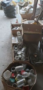lot 490 image: Large amount of Canning Jars in various Sizes